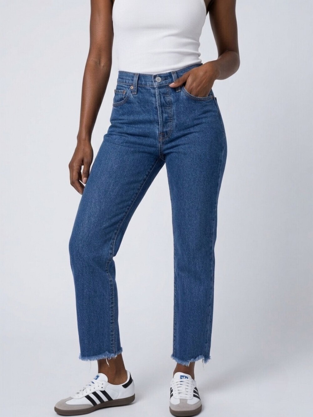 LEVI'S Wedgie Straight Jeans - High Waist Frayed Hem - Medium Wash - Size 24